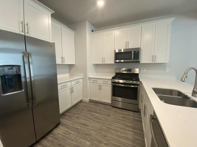 Foto del edificio - 15499 Aqua Mountain Ln