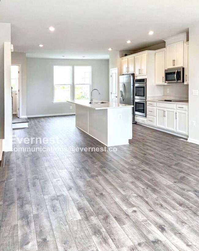 Building Photo - 1849 Sag Harbor Ln