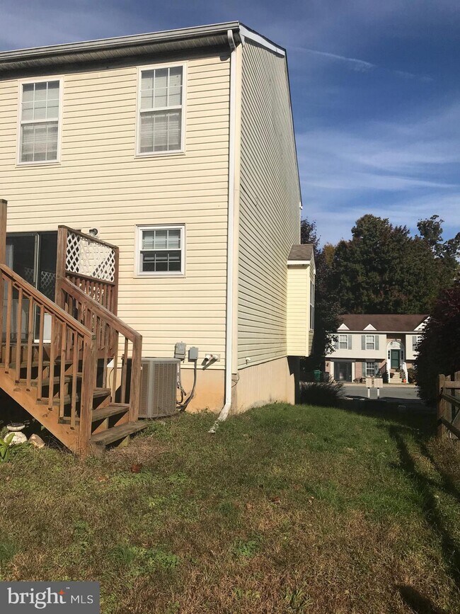 Building Photo - 152 Independence Dr