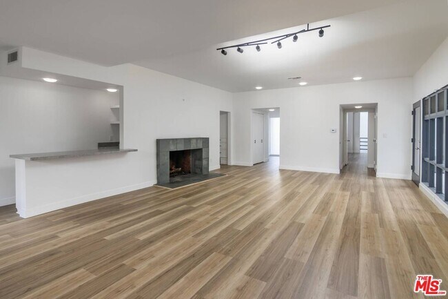 Foto del edificio - 12316 Landale St