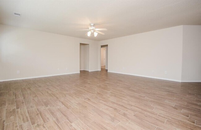 Building Photo - 21014 Foxwood Glen Ln