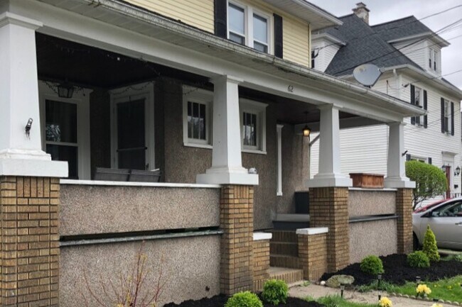 Building Photo - 62 Lathrop Ave