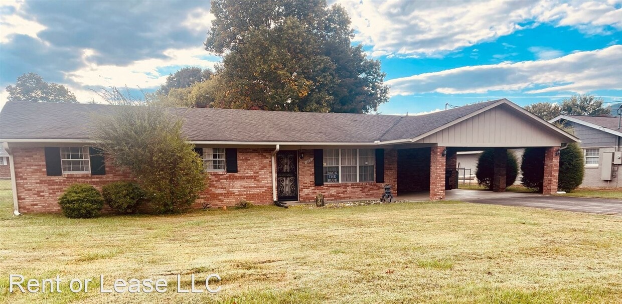 3 br, 1.5 bath House 225 Bellwood Ave House Rental in Pigeon