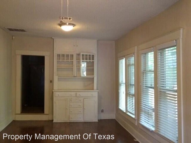 Foto del edificio - 2 br, 1 bath House - 4502 Avenue D Unit A