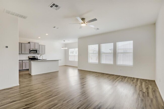 Building Photo - 125 Guardian Angel Ct