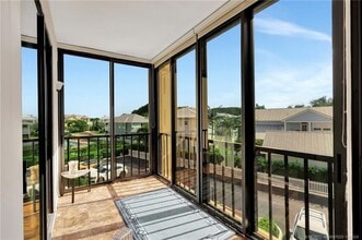 Building Photo - 150 SE Four Winds Dr