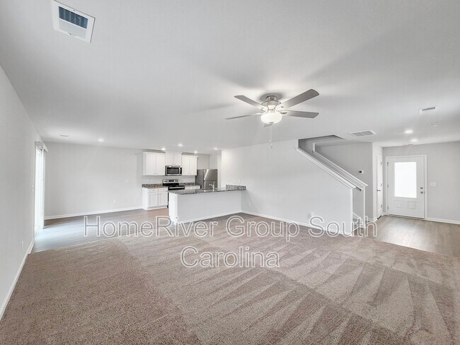 Foto del edificio - 520 Morning Mist Rd