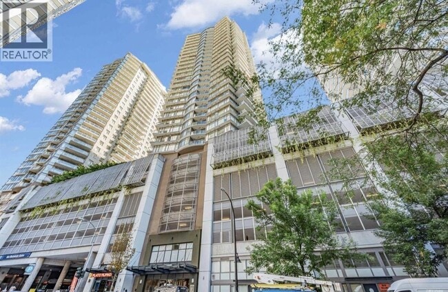 Building Photo - 892 Carnarvon St