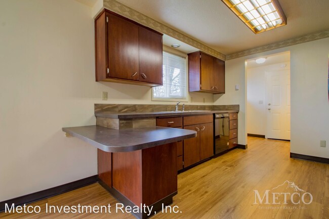 Building Photo - 3 br, 1.5 bath House - 1540 Acacia