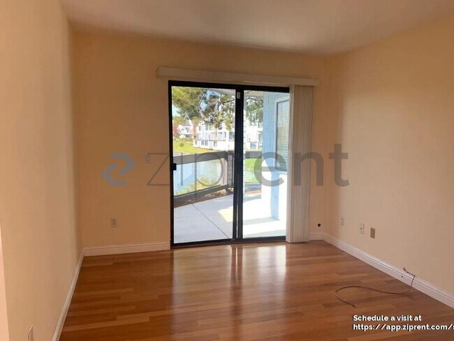 Foto del edificio - 749 Barnegat Ln