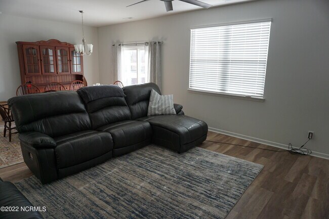 Building Photo - 1721 Shallow Brook Run