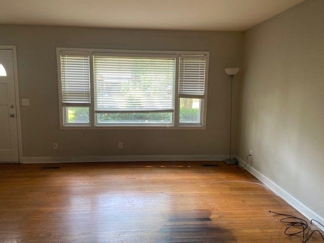 Foto del edificio - 220 Eastland Ave