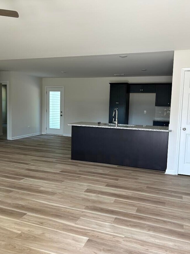 Foto del edificio - 403 Grand Oaks Dr