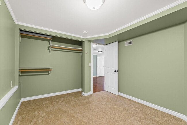 Building Photo - 5151