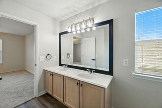 Building Photo - 3933 Brook Hollow Dr