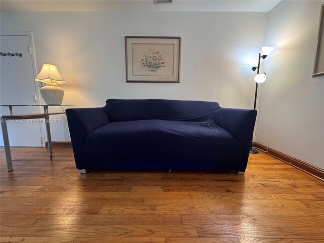 Foto del edificio - 361 Collins Ave