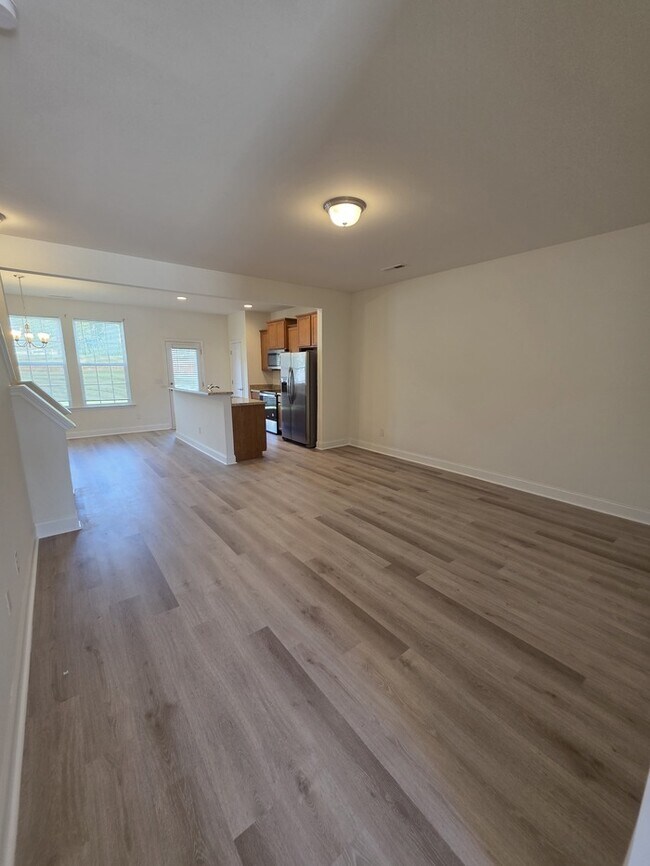 Building Photo - Great 3 bed Townhouse with 1 car garage!