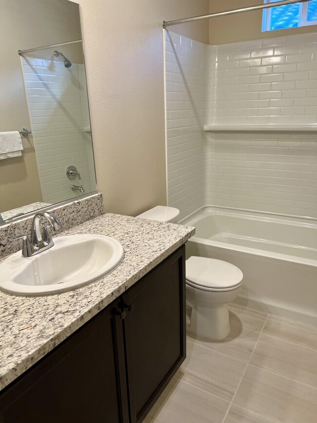 Foto del edificio - 634 Wood Crest Ave