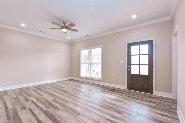 Foto del edificio - 15646 Landview Ln