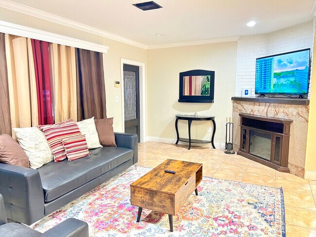 Foto del edificio - 7825 Miramar Pkwy