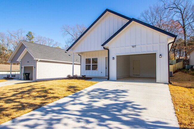 Foto del edificio - 1611 Nichols Rd