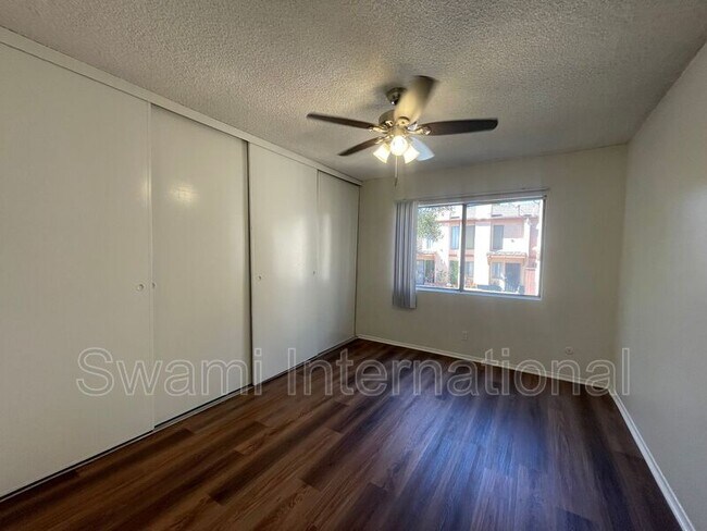 Foto del edificio - 332 W Regent St