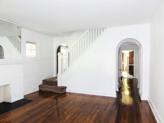 Building Photo - 1328 Wightman St