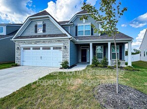 Building Photo - 612 Columbus Cir