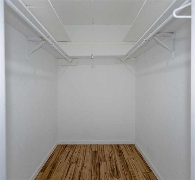 Building Photo - 111 Branch View Dr