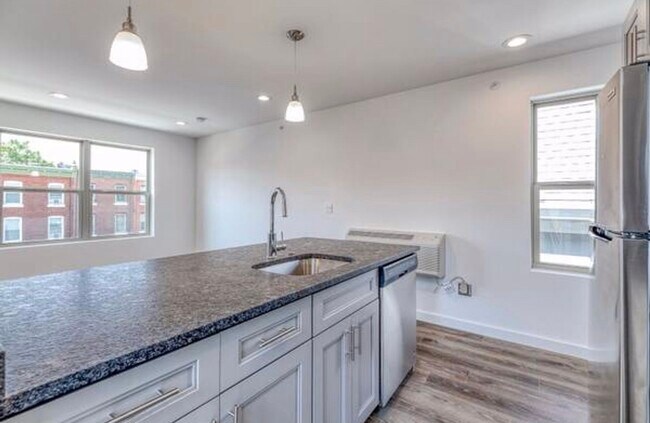 Foto del edificio - 751 N 43rd St