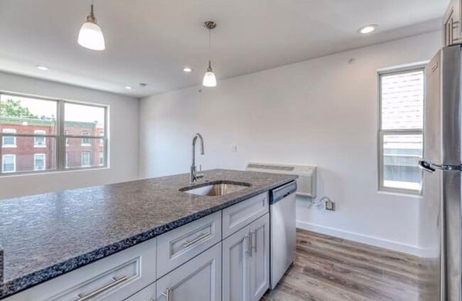 Building Photo - 751 N 43rd St