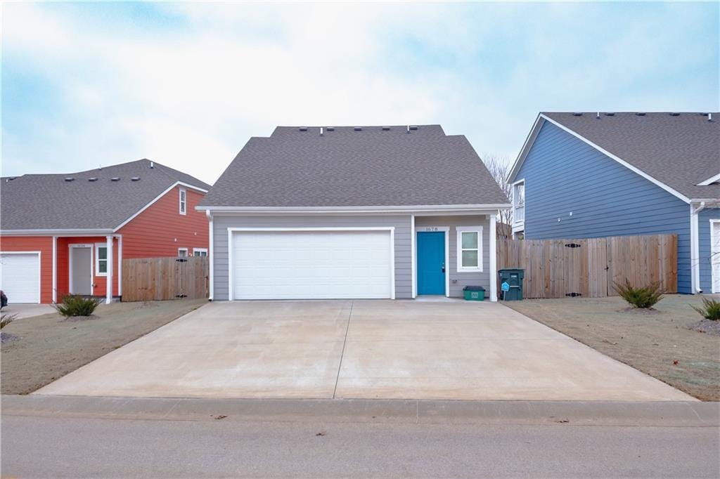 Building Photo - 1678 N Izard Ln