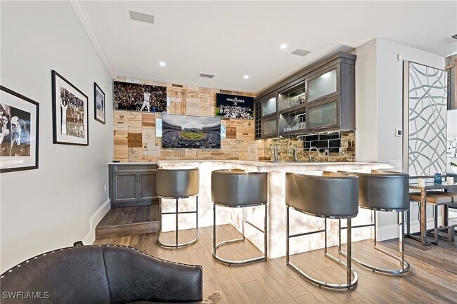 Foto del edificio - 1435 Osprey Ave