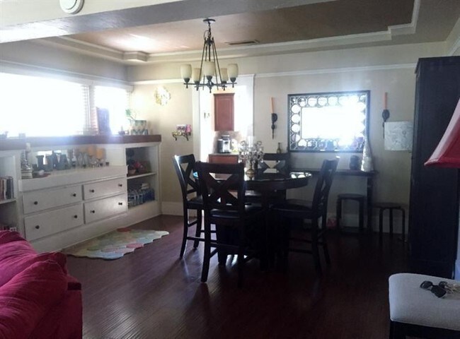 Foto del edificio - 1257 N Thorne Ave