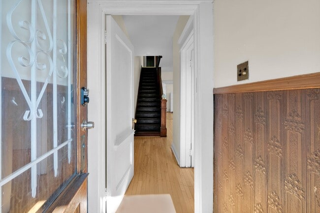 Foto del edificio - ? Spacious 4-Bedroom Home in Allentown – M...