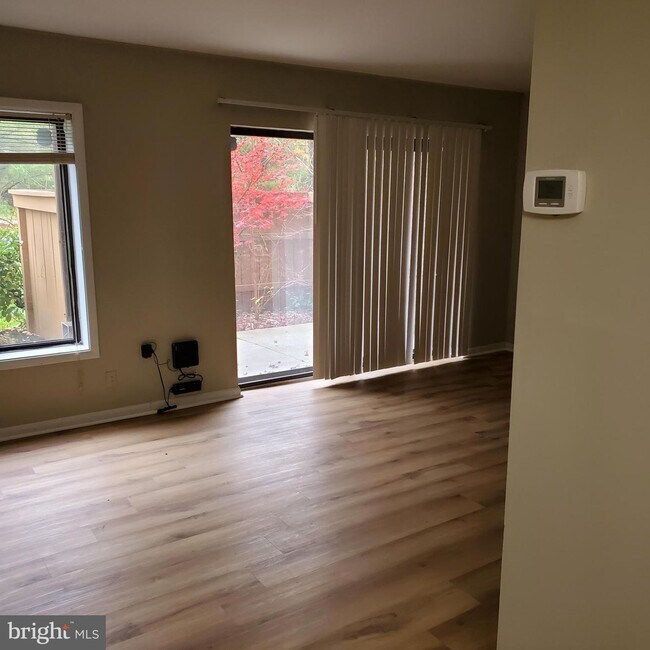 Foto del edificio - 6932 Hanover Pkwy