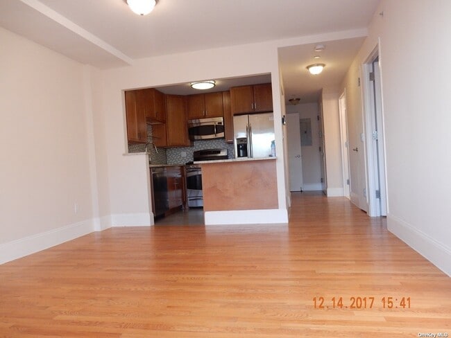 Building Photo - 116-11 Curzon Rd