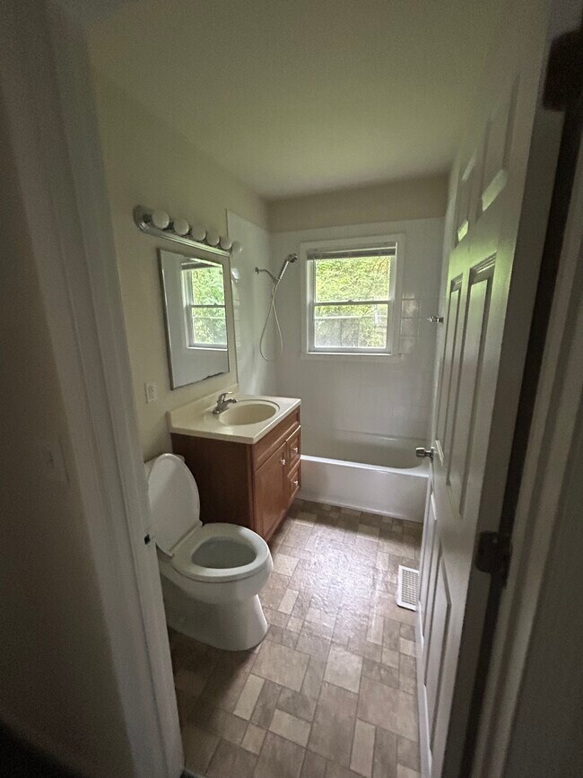 Foto del edificio - 2259 Whites Mill Rd