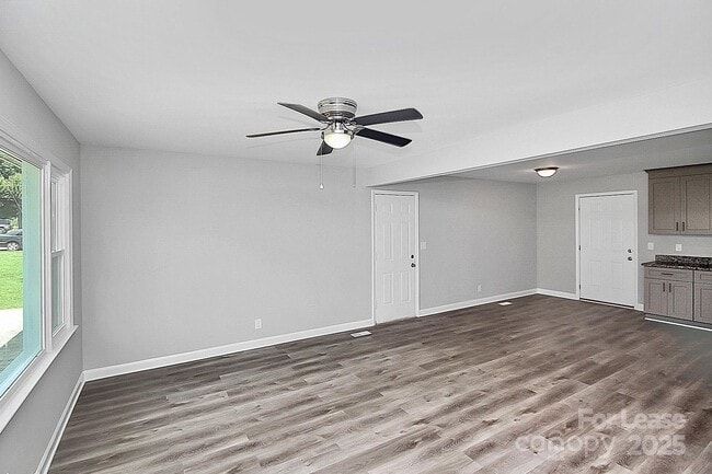 Building Photo - 1433 Edgewood Rd
