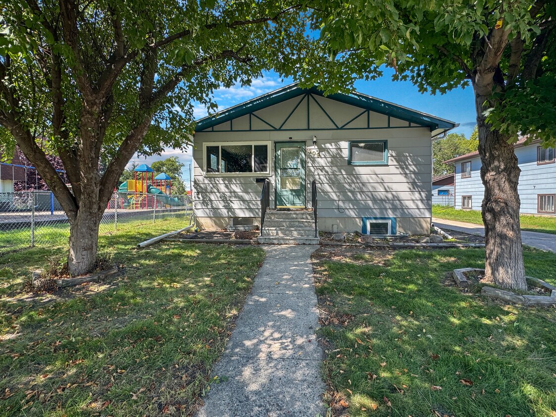 Foto principal - 309 23rd St S