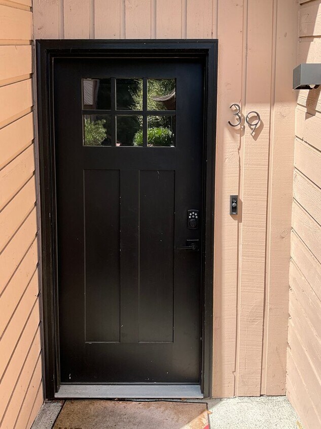 Primary Photo - Beautiful 2 Bedroom Home in Seattle