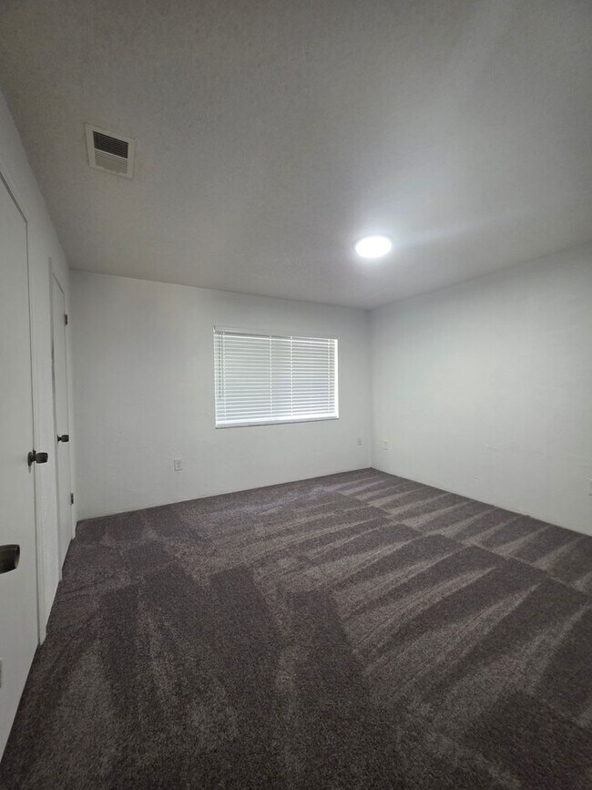 Foto del edificio - 1 Bedroom 1 Bath ** LIMITED TIME SPECIAL **