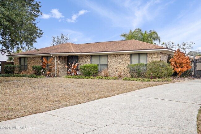 Foto del edificio - 6717 Lenczyk Dr