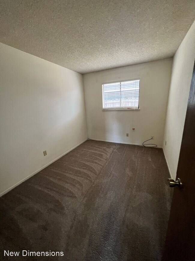 Building Photo - 2 br, 1 bath House - 195 North Broadway St...