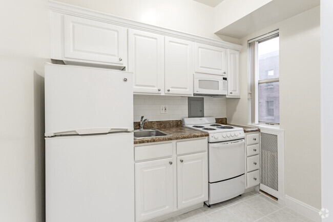 1 BR, 1 BA - 680 SF - Park Crescent