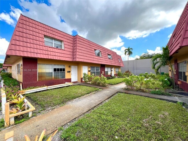 Foto del edificio - 2562 NW 52nd Ave