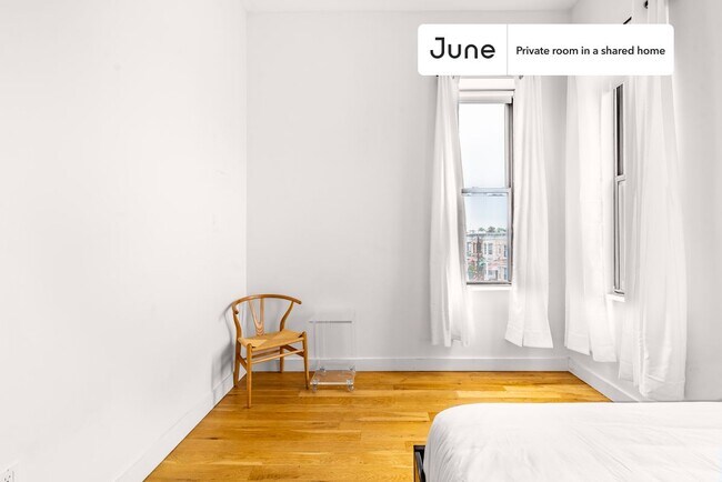 Foto del edificio - Room in Shared 5 bed/3 bath home