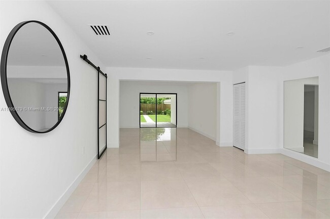 Foto del edificio - 231 NE 45th St