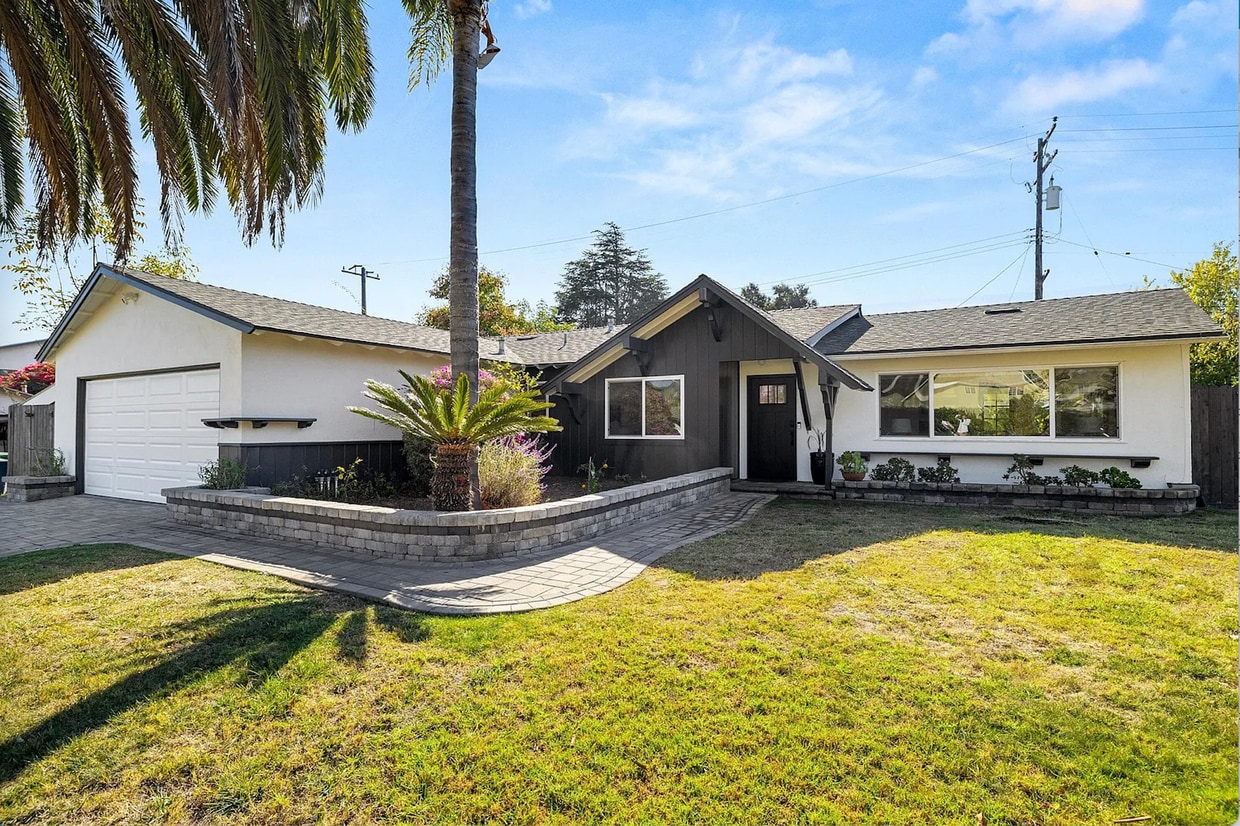 Primary Photo - 6283 Guava Ave