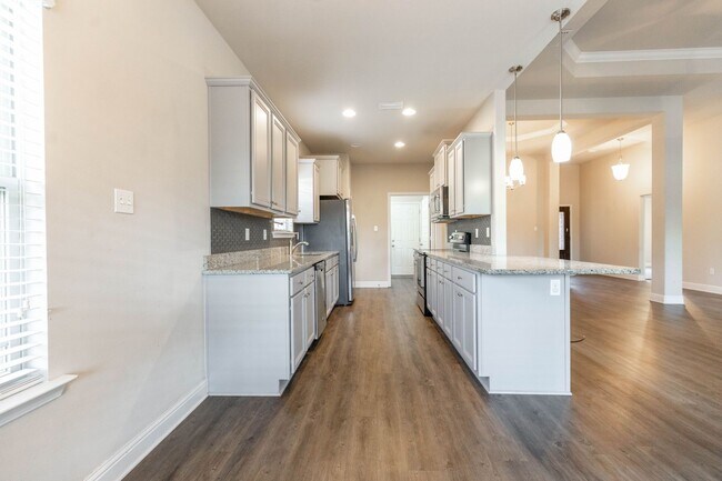 Foto del edificio - **Charming 3-Bedroom, 2-Bath Home in Ocean...
